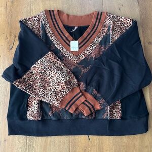 NWT FREE PEOPLE sz Small LUCY SWEATSHIRT ANIMAL PRINT